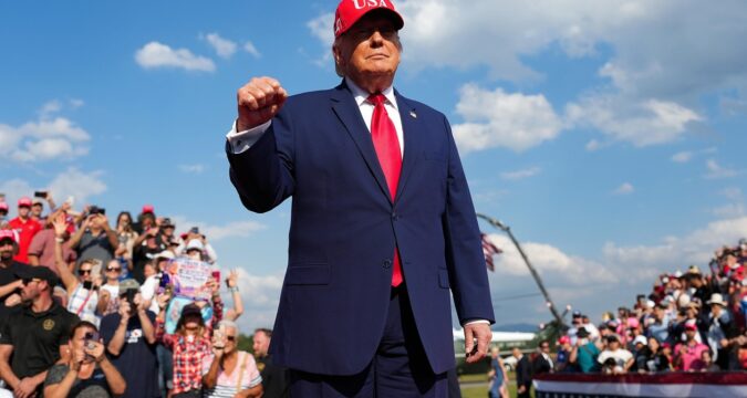 Трамп назвав війну в Ірані "військовими навчаннями"